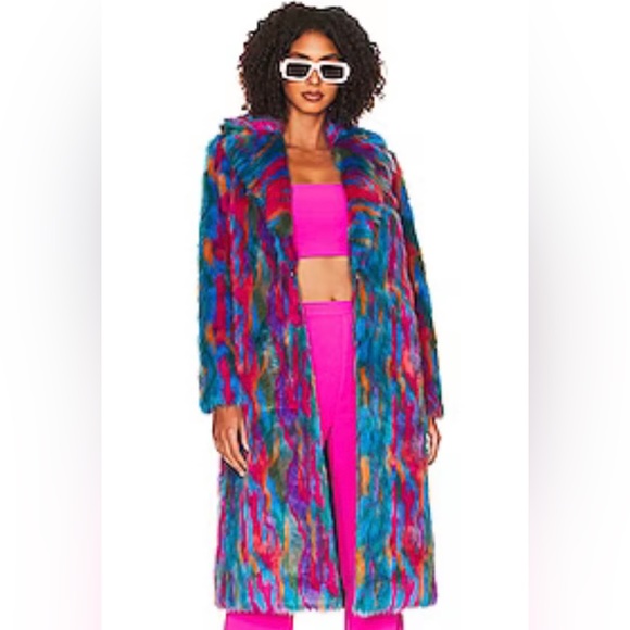 Miss Tiffy Fur Jacket in Galaxy
Show Me Your Mumu
Color:Galaxy - Picture 3 of 3